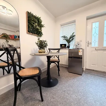 The Eco - 1 Bed, Pets Welcome 울버스톤